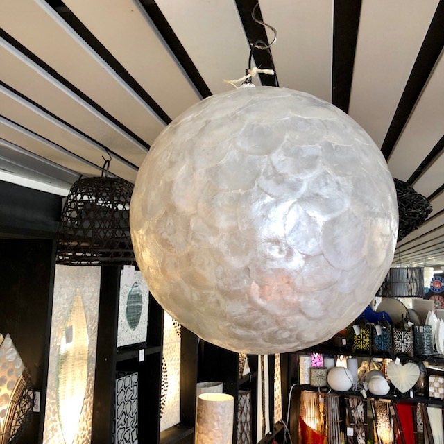 douche opblijven Negende Bol plafond hanglamp full shell wit – 40 cm – Zus & Zo Oostburg | Unieke  cadeau's vindt u hier!